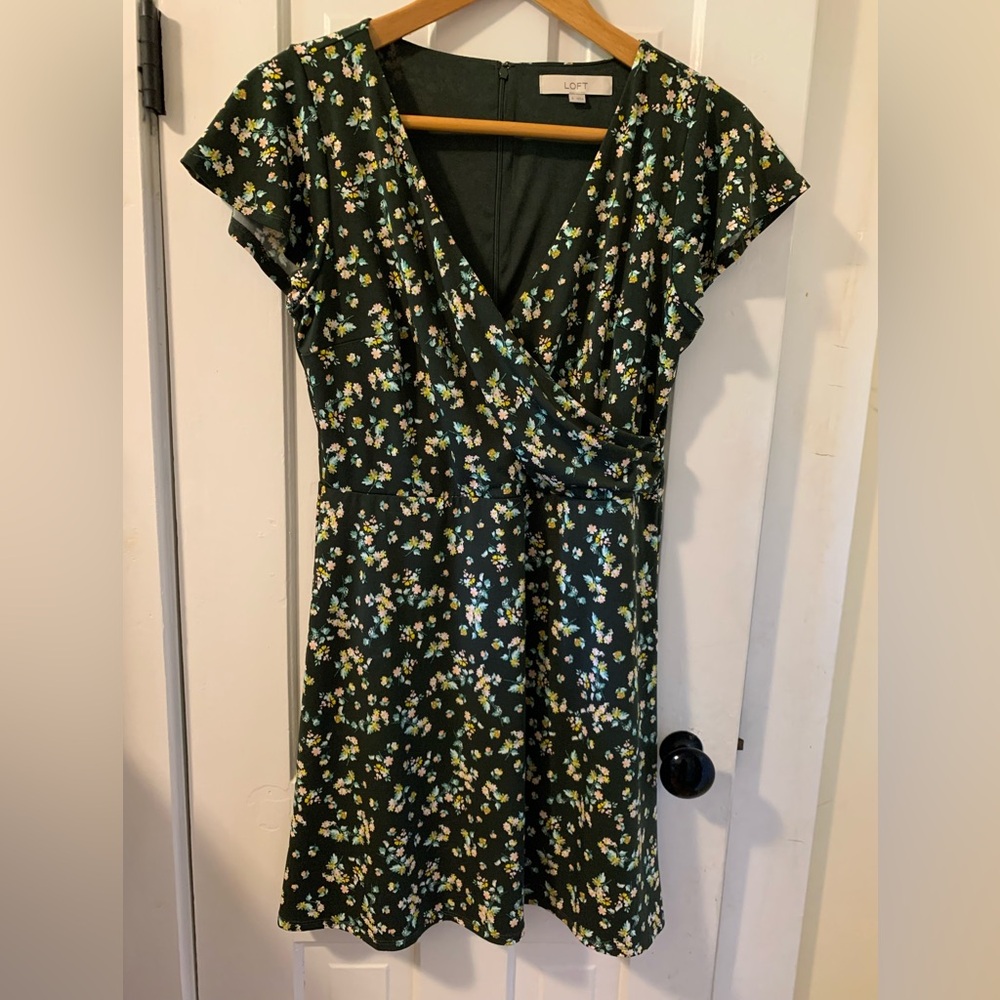 LOFT Green Floral Flutter Sleeve Faux-wrap Dress, Sz 8